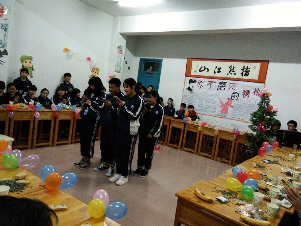 雷锋精神进校园